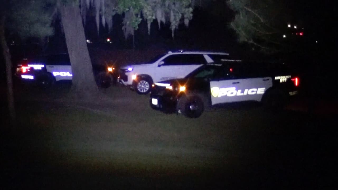 Familiares de una persona desaparecida hallan el cuerpo de un hombre en el estanque de un campo de golf