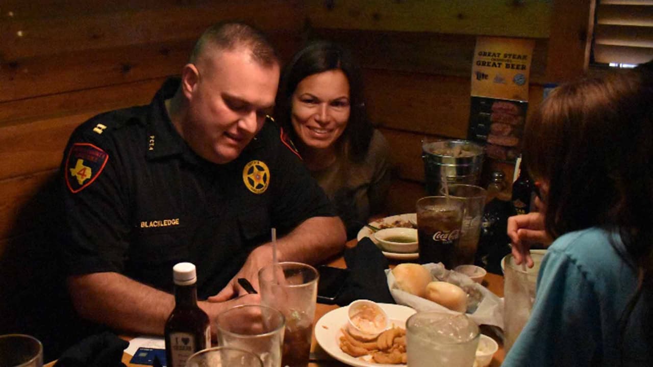 Los oficiales anunciaron a través de las redes sociales su participación