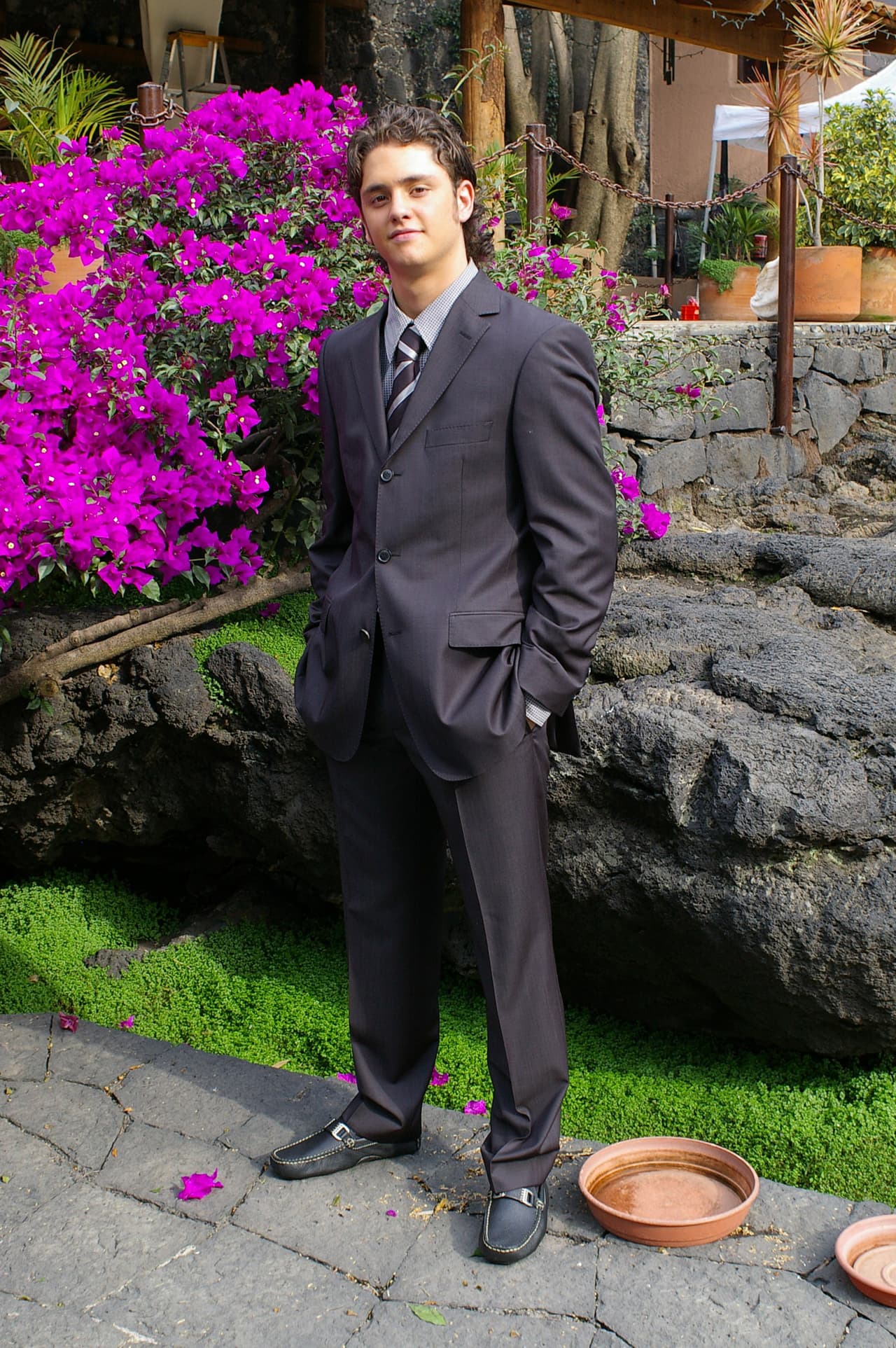 Y siguiendo con '
<b>Rebelde</b>', no podemos olvidar a 'Diego Bustamante', interpretado por
<b><a href="http://www.univision.com/temas/christopher-uckermann">Christopher Uckermann</a></b>, un joven prepotente al cual sólo le importaba el dinero y el poder que tenía en la sociedad. Pese a su comportamiento, se ganó el corazón de millones de fanáticas y con el paso de la telenovela su forma de ser cambió y se volvió en un hombre de buen corazón.