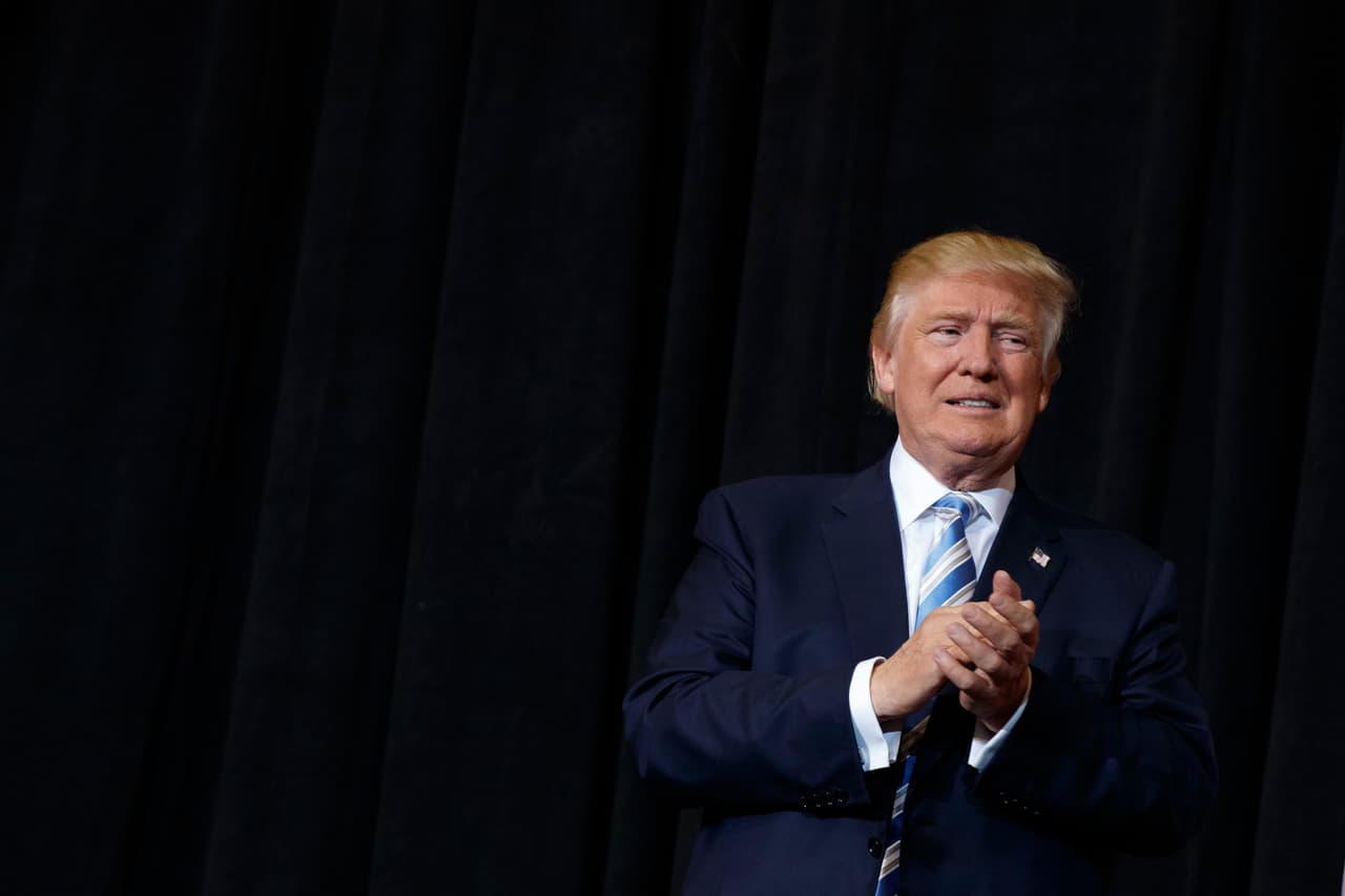 Otro día, otro tuit, otro intento de Donald Trump de desviar la atención