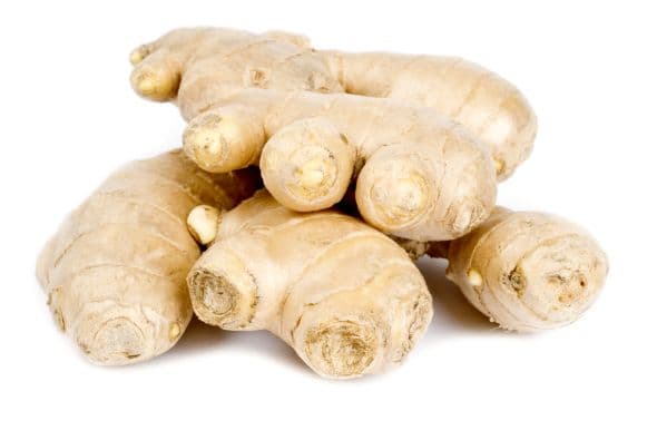 Es importantísimo vaciar el colon con laxantes naturales y carminativas aromáticos. (estos son raíces o sustancias que te ayudan a evitar irritación intestinal, malos olores y flatulencias). El jengibre es un ejemplo de carminativa.