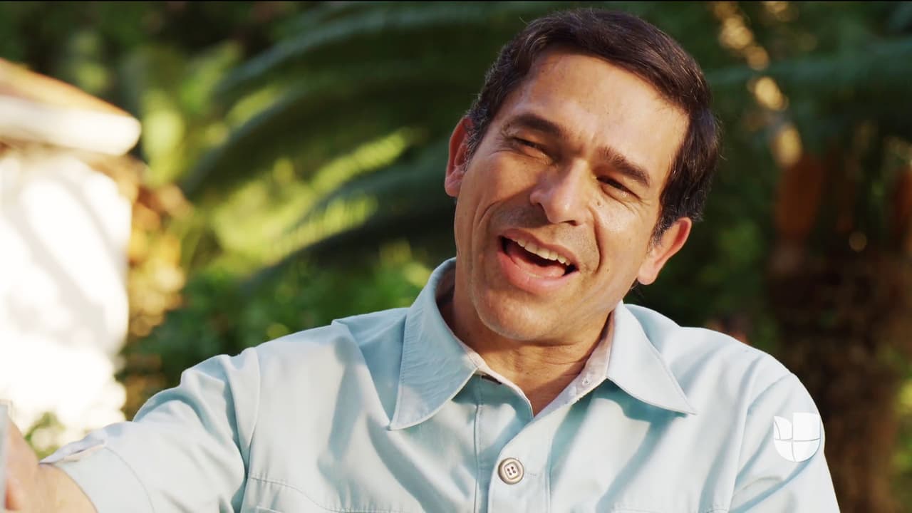 <b><a href="http://www.univision.com/series/el-chapo/marco-de-la-o-es-joaquin-el-chapo-guzman-en-el-chapo">Joaquín Guzmán Loera</a></b> le ofreció más de 40 millones de dólares que obtendría gracias a sus 5 toneladas de cocaína estacionadas en El Salvador. Herrerías le prometió que si lograba cruzarla hacia Estados Unidos, harían la sociedad.