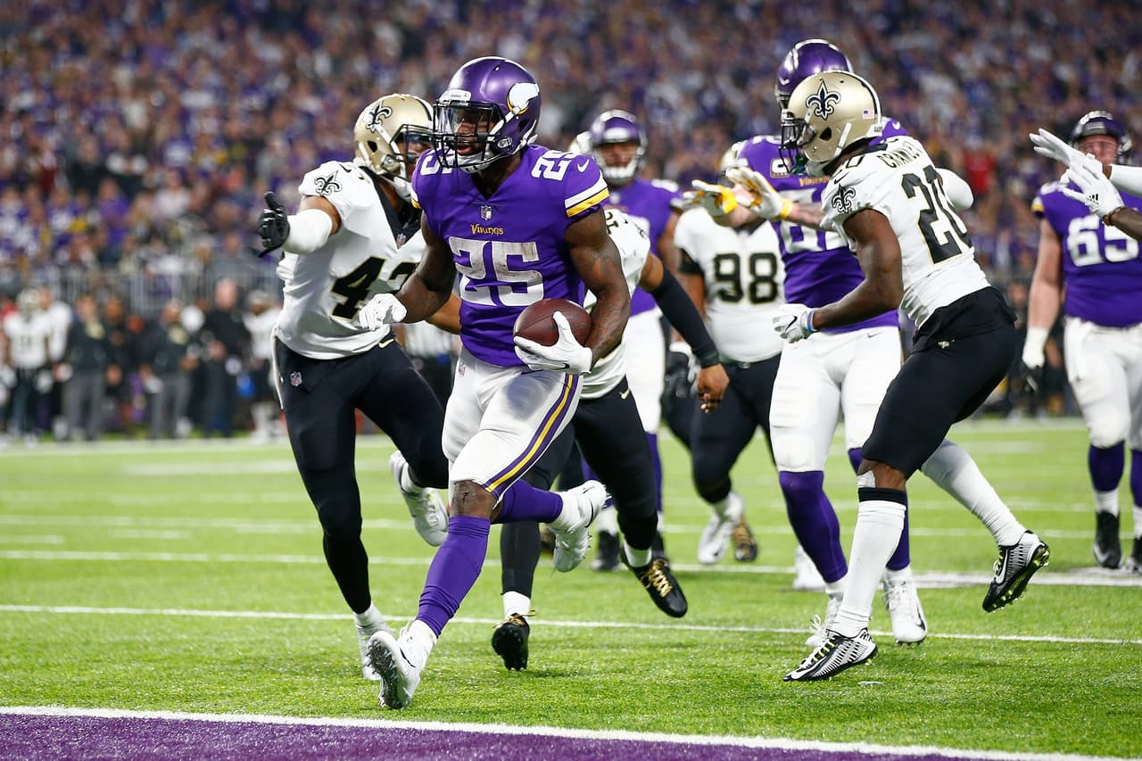 El corredor Latavius Murray tuvo una anotación terrestre. Culminó el partido con 19 acarreos para 50 yardas totales.