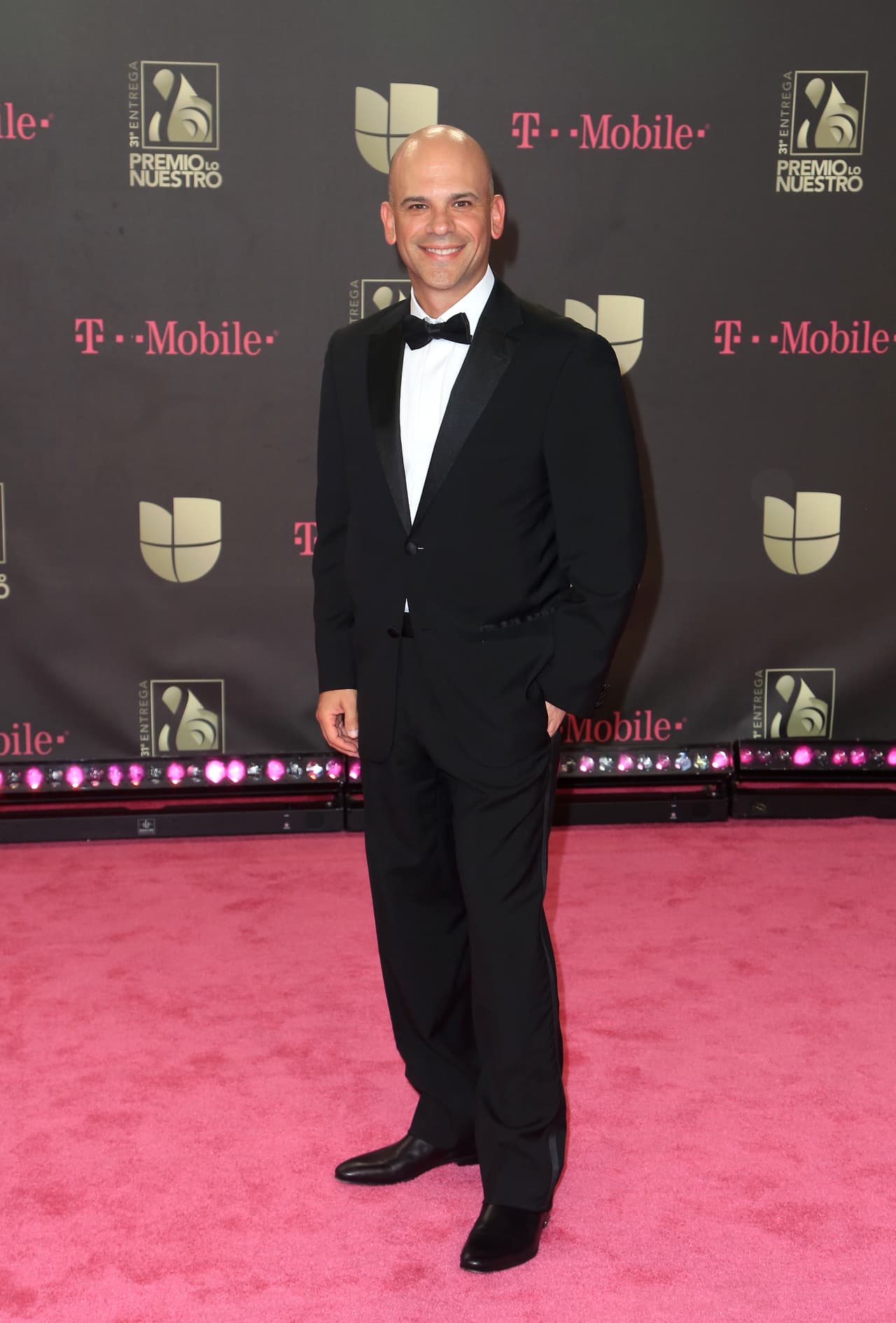 El doctor Juan se destaca por su vocación de ayuda pero también por su galanura, tal como lo describe Astrid Rivera en el reportaje que presentó este jueves en el show.