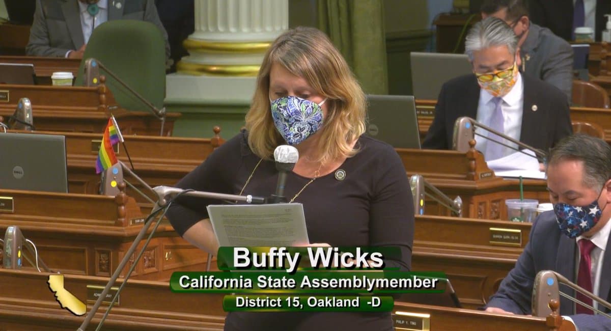 Solo 5 de los 120 legisladores de California bajaron sus sueldos debido al coronavirus
