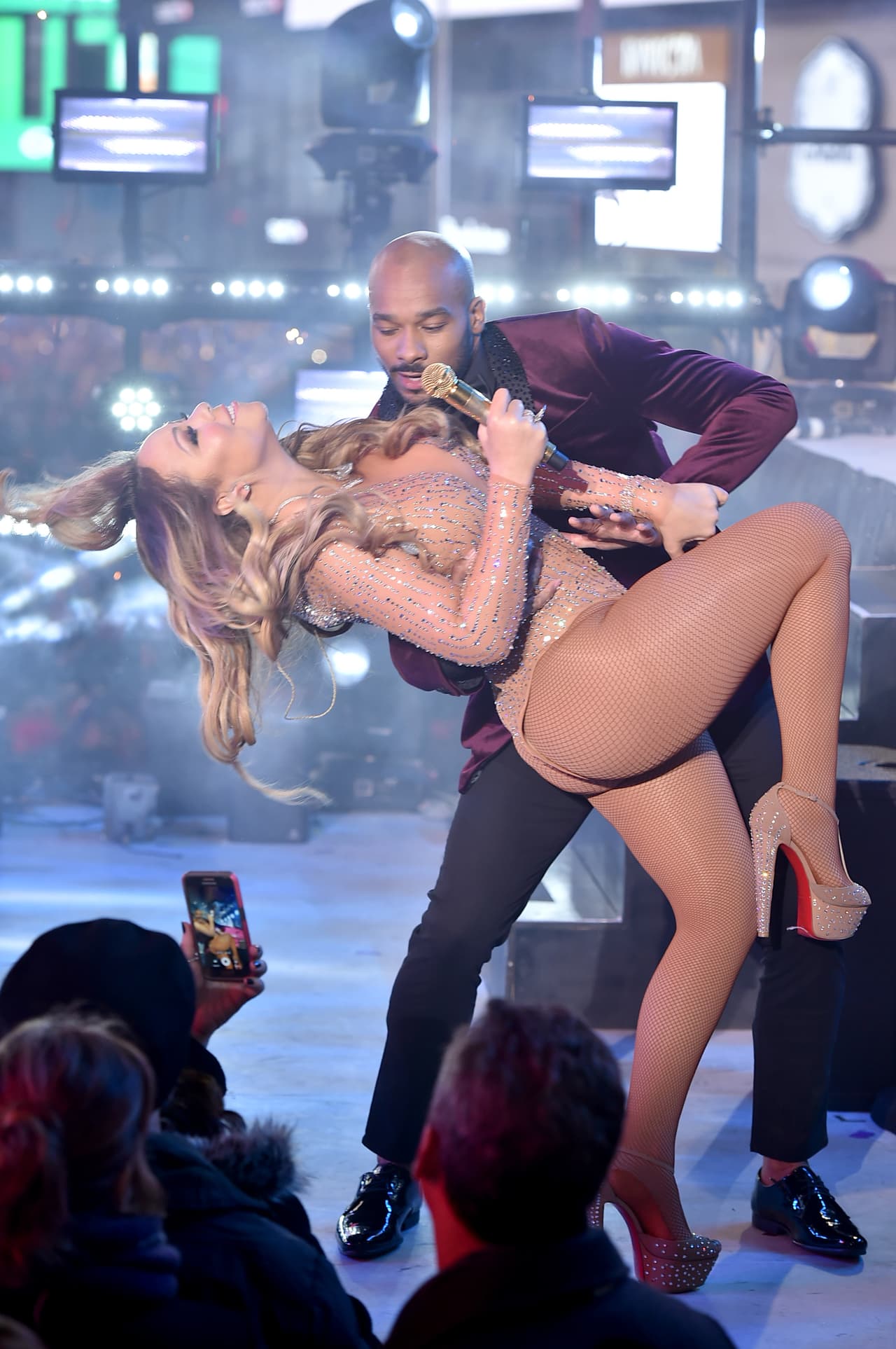 Por qué Mariah Carey quiso seguir el espectáculo como si nada mal estuviera pasando es algo que cuesta entender.