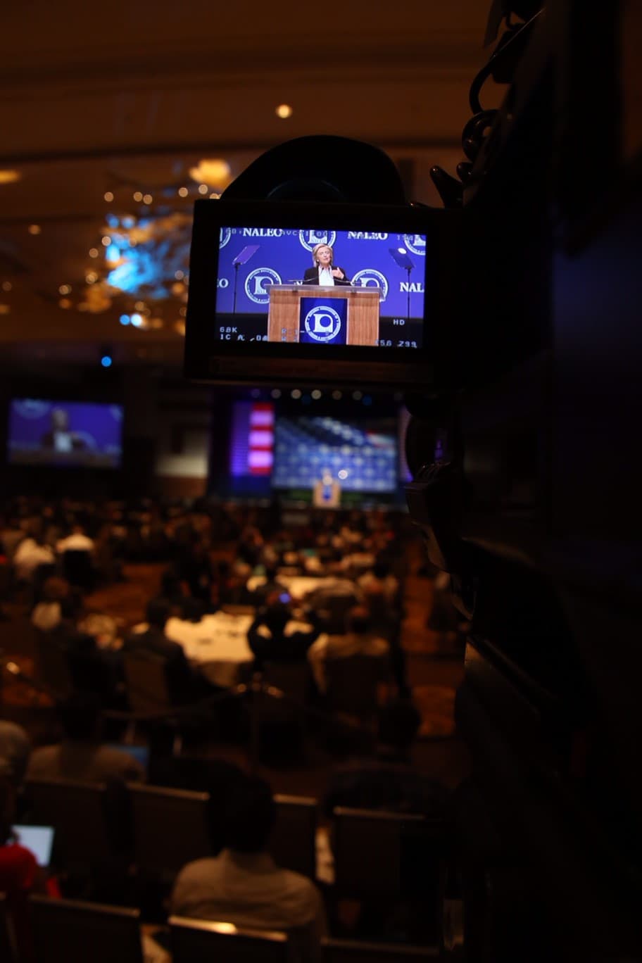 La aspirante a la presidencia de Estados Unidos participó en la conferencia anual de NALEO.