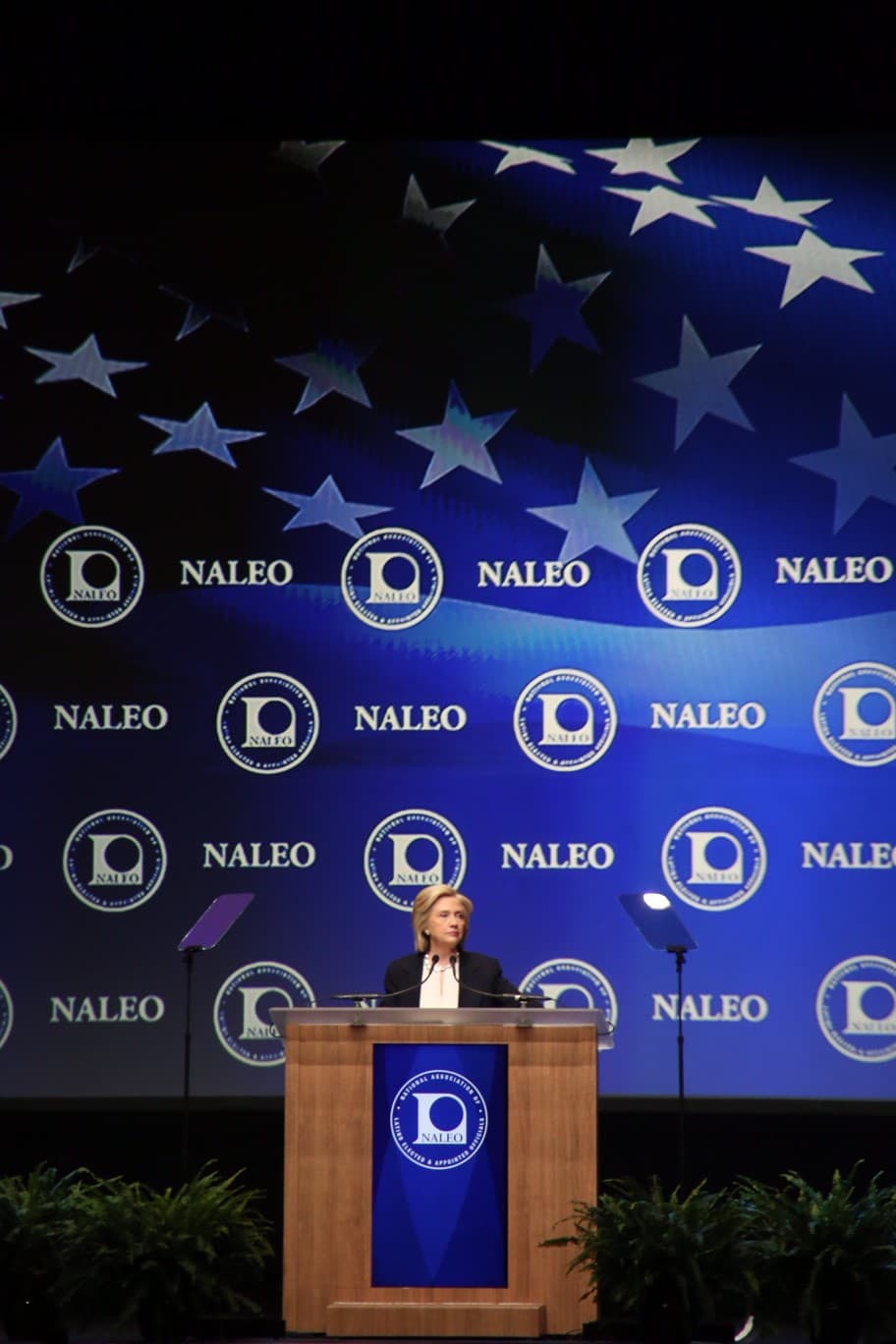 La aspirante a la presidencia de Estados Unidos participó en la conferencia anual de NALEO.