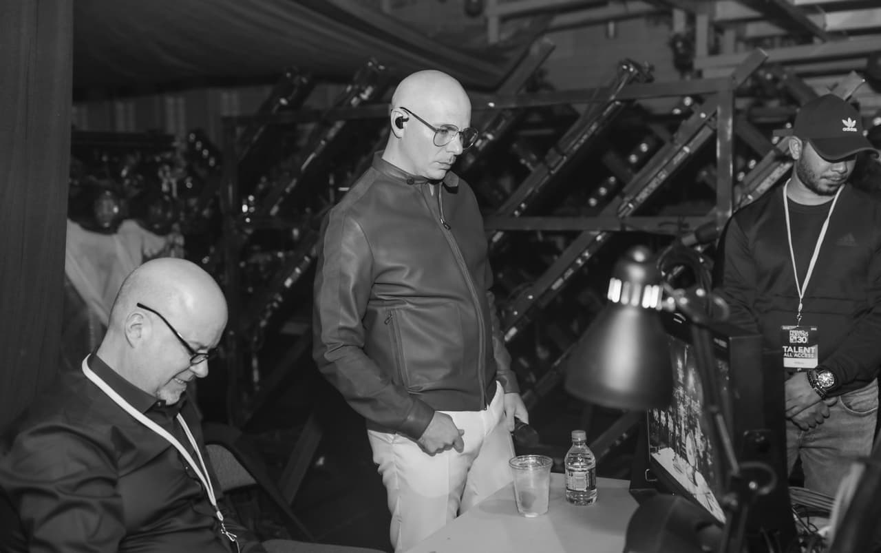 Pitbull interpretó varios de sus éxitos en este PLN.