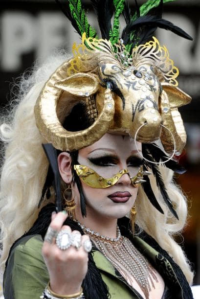 Así como igualdad para los hombres y las mujeres.