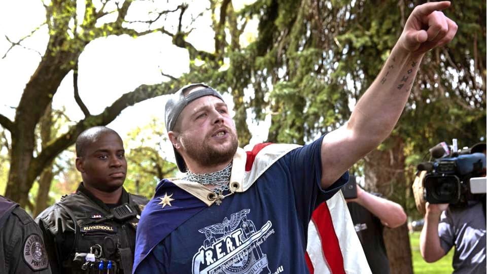 Jeremy Joseph Christian, de 35, mató a dos e hirió a otro en un ataque motivado por odio racial ocurrido el 26 de mayo de 2017 en un tren de Portland, Oregon.