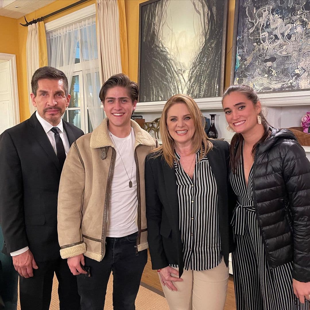 Tanto Maya como Patricio aún son estudiantes del Centro de Educación Artística de Televisa (CEA) y ya comparten créditos con actores de renombre en la producción de Rosy Ocampo.