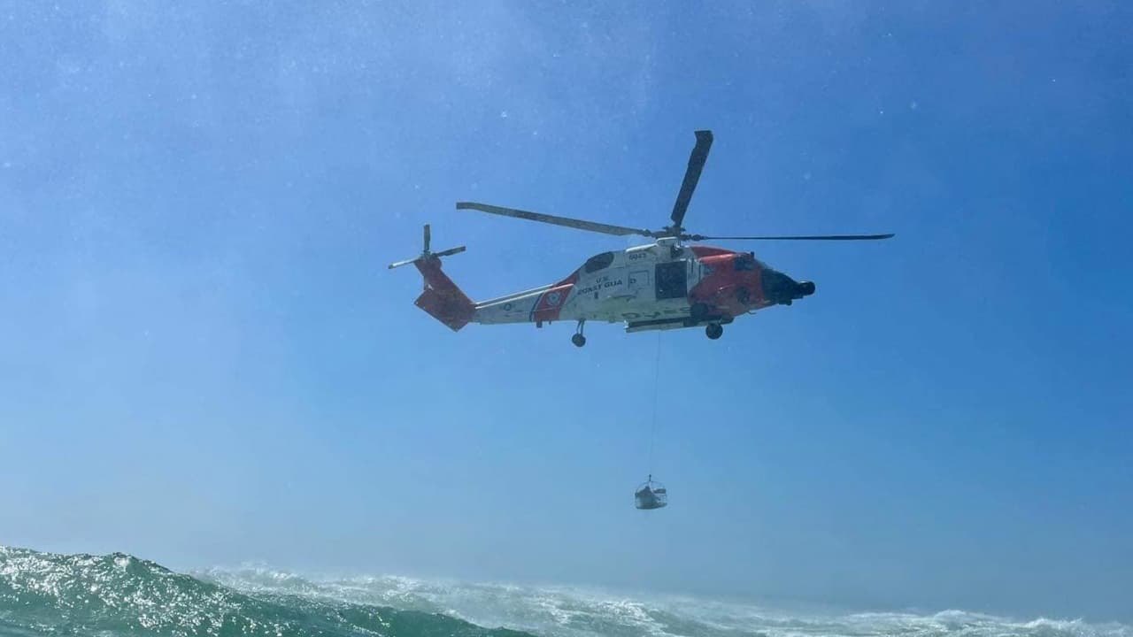 Guardia Costera rescata a seis personas de un bote en el condado de Pinellas 