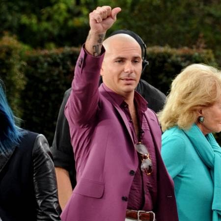 Por si eso fuera poco, el cantante cubano-americano es dueño de un gran porcentaje de las acciones de la cadena de restaurantes 'Miami Subs Grill'.