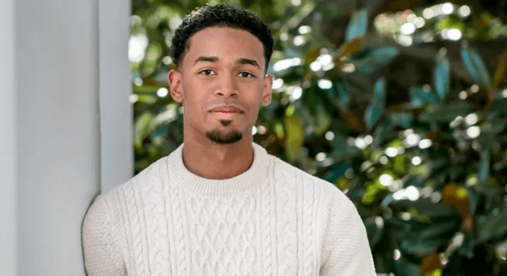 La inspiradora historia de Rehan Staton, el joven que trabajaba como recolector de basura y se graduó de Harvard