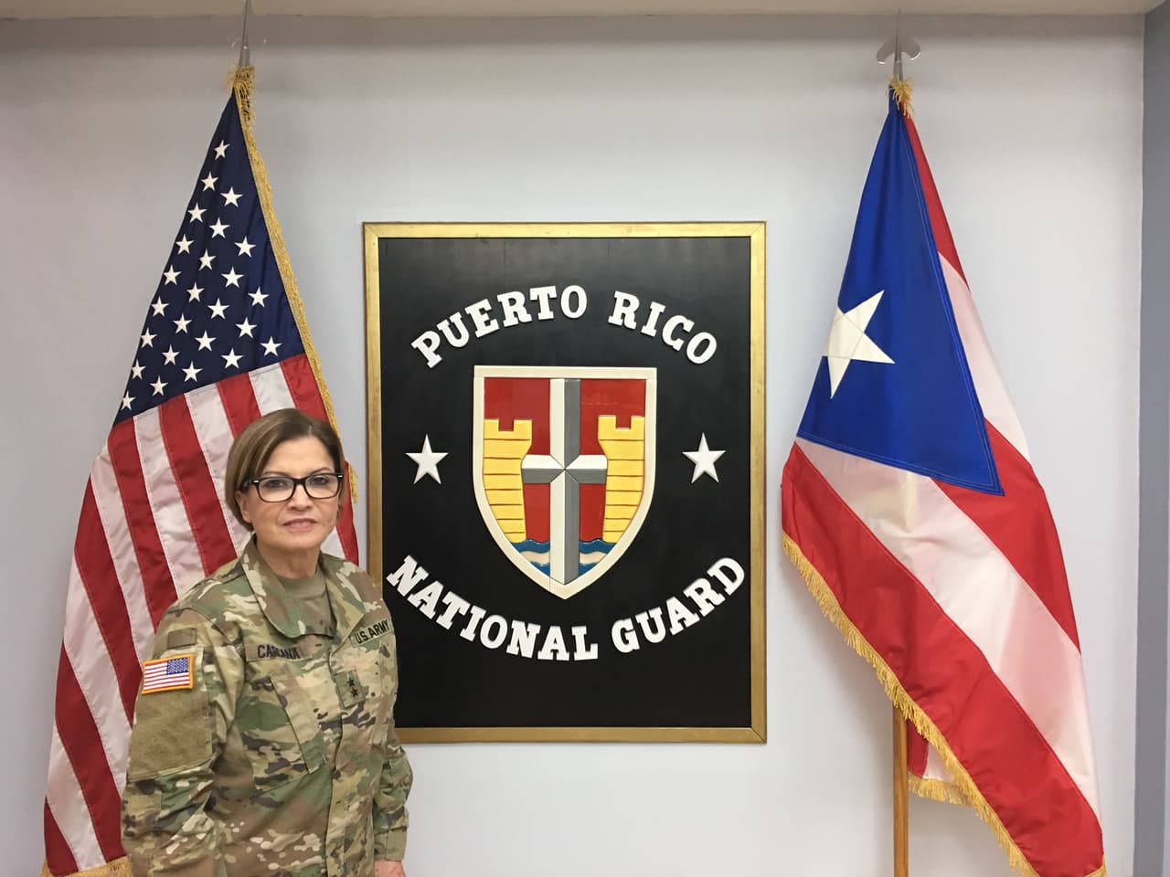 Es mujer, madre de cuatro hijos, esposa y fiel servidora de las fuerzas armadas. Es la primera mujer hispana, nacida y criada en Puerto Rico, en llegar a ocupar el prestigioso puesto. Su misión es continuar rompiendo la brecha y aumentar la presencia de mujeres en la milicia y posciones de poder.