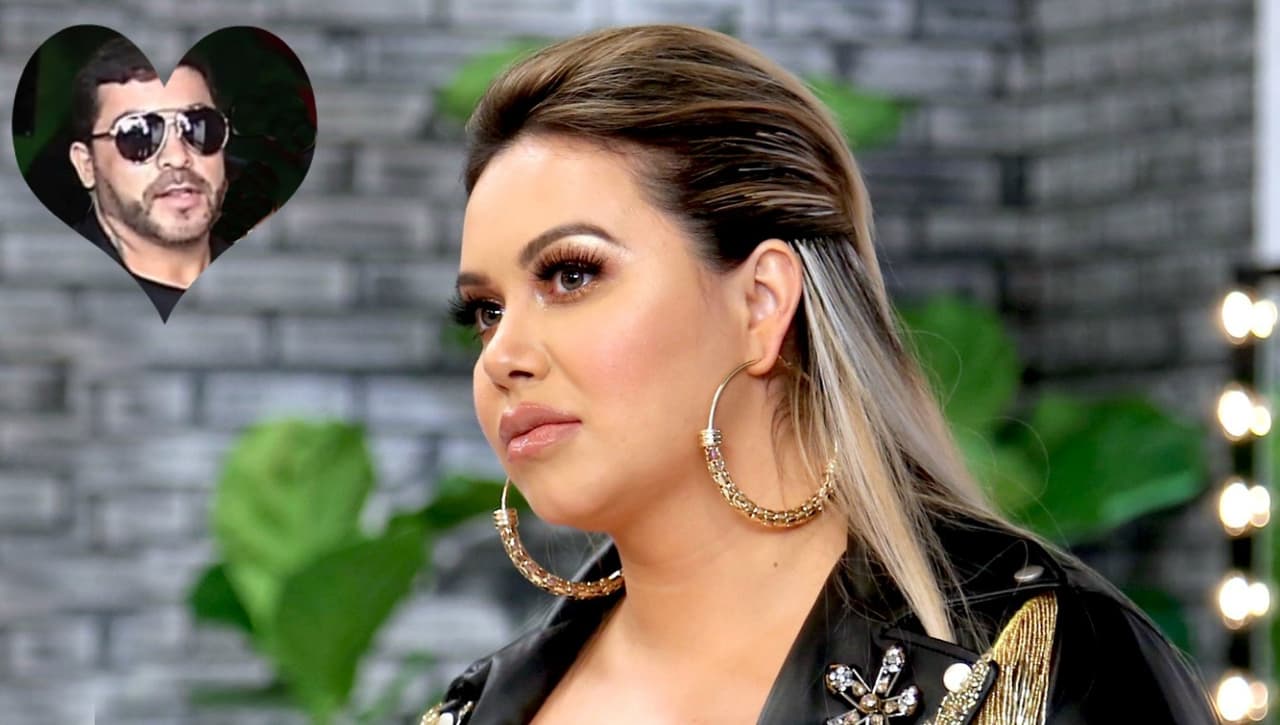 La hija de la 'Diva de la banda' no pudo integrarse al proyecto, pero desde ese entonces Méndez y Rivera se mantuvieron en comunicación. Tiempo después, el público se enteró de que Chiquis había terminado su relación de cinco años
<b><a href="http://www.univision.com/shows/despierta-america/es-oficial-el-rompimiento-de-chiquis-rivera-y-su-novio-luego-de-5-anos-video">con el productor Ángel del Villar</a></b>, con quien planeaba casarse.