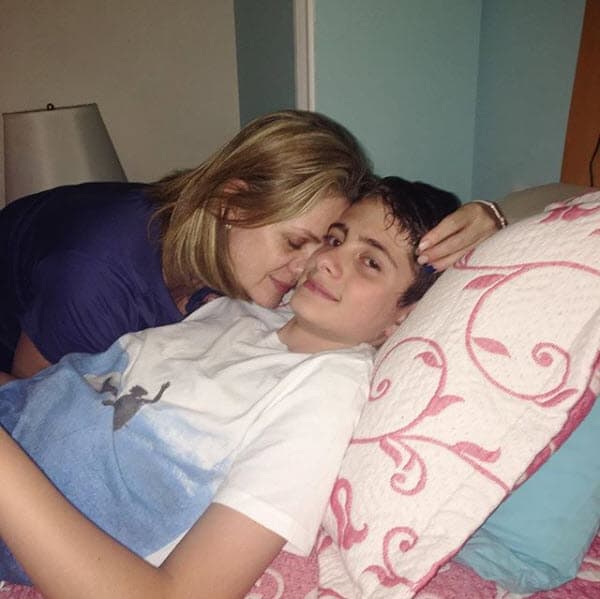 Nicolás también reconoció el trabajo que ha realizado como madre la protagonista de 
<a href="https://www.vix.com/es-es/detail/series-2784?utm_medium=internal_referral&utm_source=univision&utm_campaign=breaking_news&utm_content=ed_entertainment&utm_term=slideshow" target="_blank">Vencer El Pasado, telenovela que puedes ver en ViX+</a>, el servicio de streaming premium de ViX.