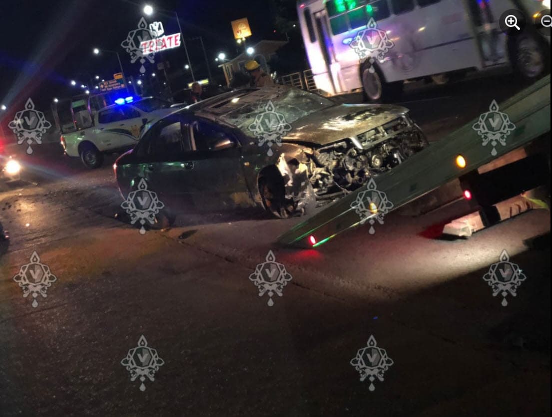 Tanto él como su hijo fueron atendidos por paramédicos. En un principio, 
<b><a href="https://www.facebook.com/losvaledoresdelasierraoficial/posts/397224925122045" target="_blank">el cantante fue reportado como "delicado"</a></b>, según se dio a conocer en la página oficial de Facebook de Los Valedores de la Sierra. 
<br>