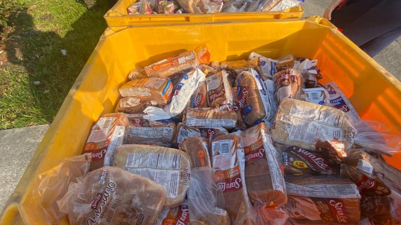 En el Dolphin Mall, el lunes 27 de abril, desde las 8 am, la jornada será realizada por el alcalde de Sweetwater Orlando López, junto a los comisionados Jose “Pepe” Díaz, la representante estatal Ana María Rodríguez y Mobile Mike and Farm Share.