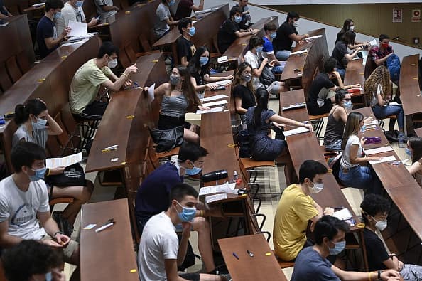 El Comisionado de Educación de Texas, Mike Morath, anunció este martes los parámetros para reabrir las escuelas este otoño en medio de la pandemia de coronavirus.