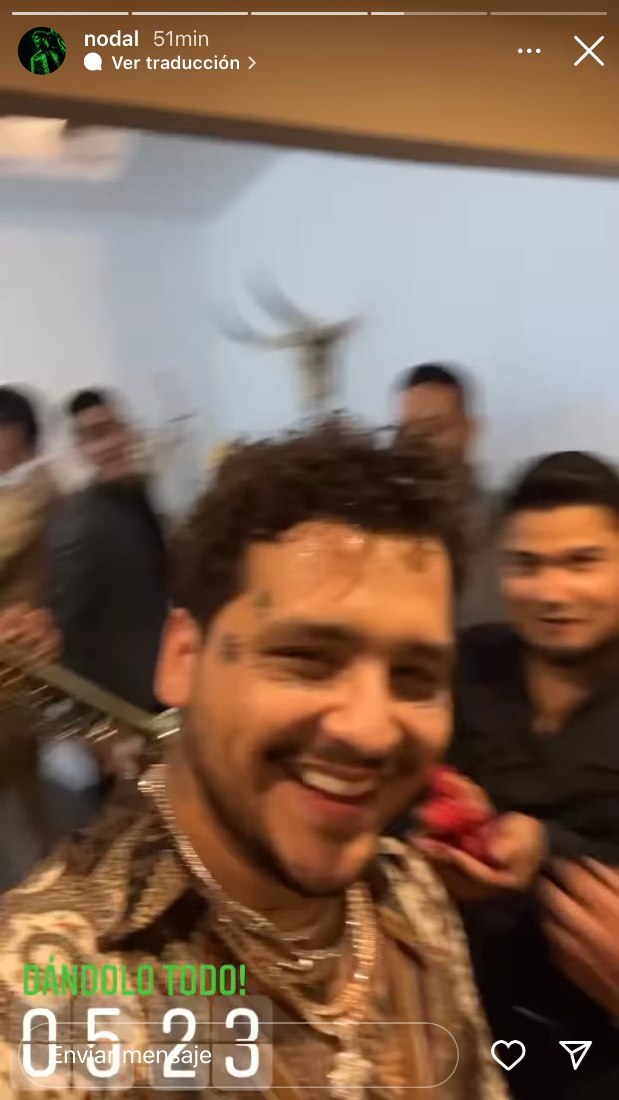 En algunas colocó la hora local, 5:23 de la mañana, dejando constancia de que lo que mostraba era en tiempo real. 
<br>