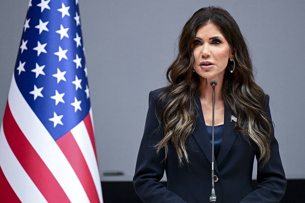 El mensaje de Kristi Noem sobre el cierre del gobierno que varios aeropuertos se negaron a reproducir