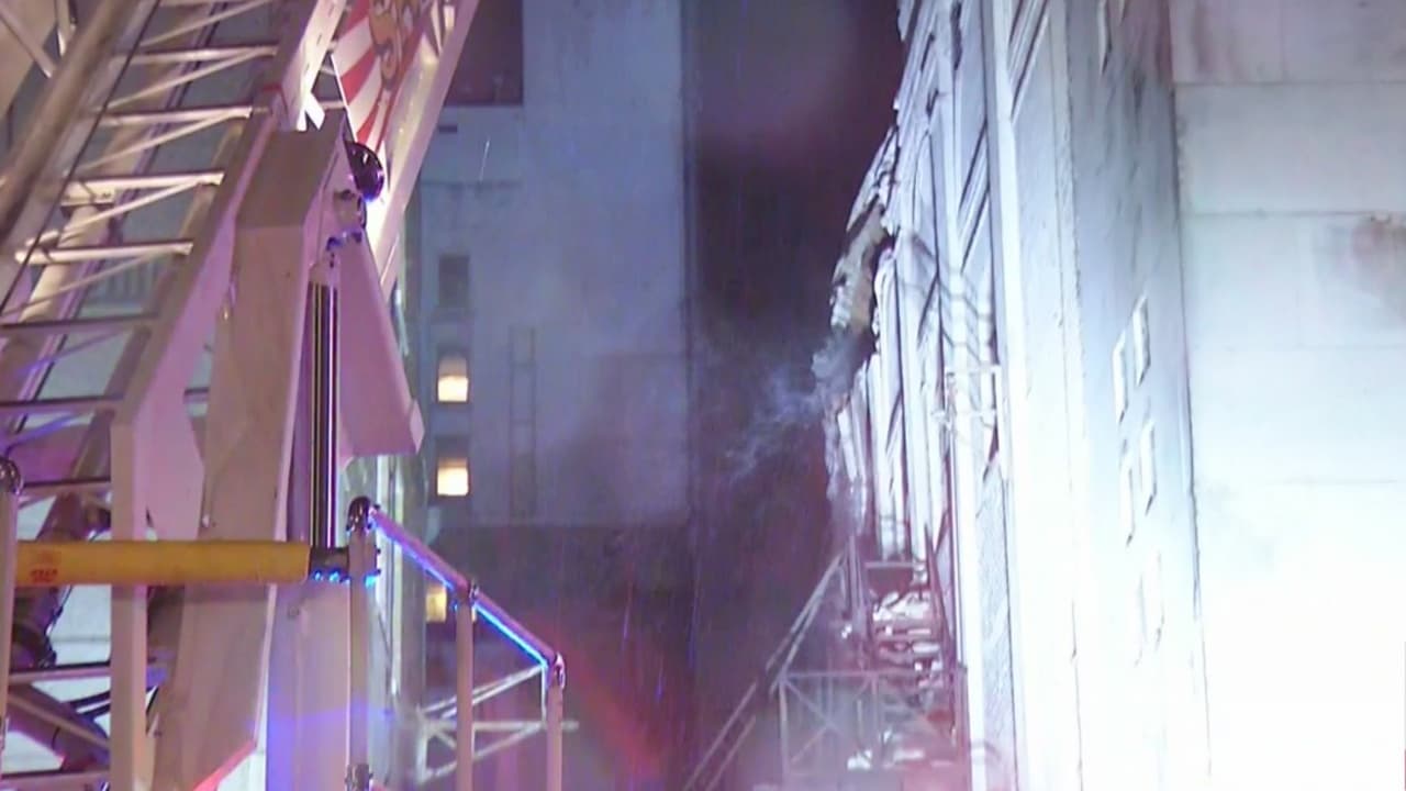 Se derrumba el techo de una iglesia en San Antonio por las intensas tormentas