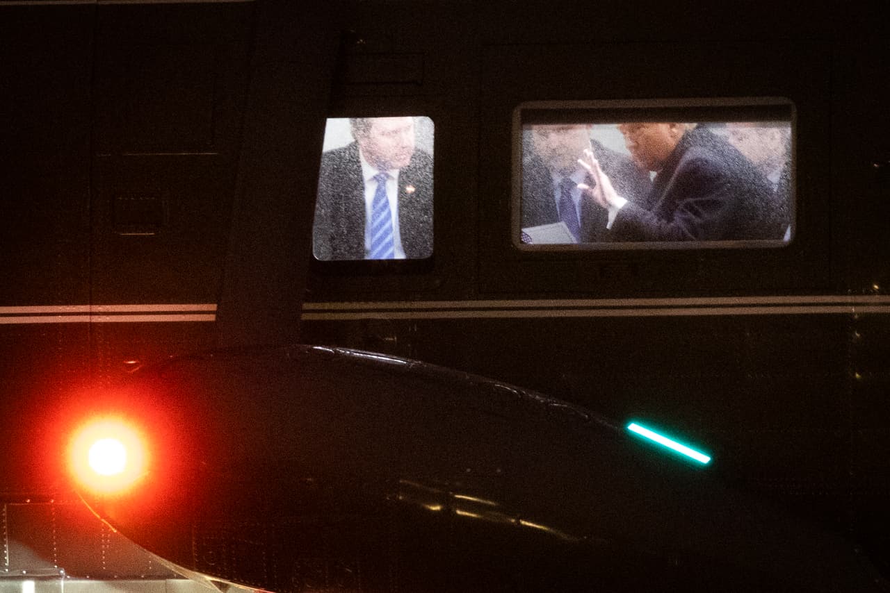 A diferencia de muchos helicópteros, el Marine One goza de una acústica muy trabajada en su interior. Esto permite conversaciones normales sin necesidad de levantar la voz como en otras aeronaves.