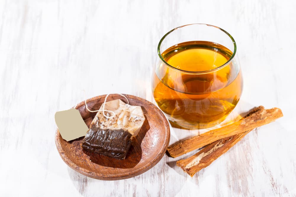 La uña de gato también es usada como desintoxicante, para tratar casos de colitis, gastritis, úlcera y hemorroides, pues posee una capacidad desinflamante e influye beneficiosamente en el sistema inmune.