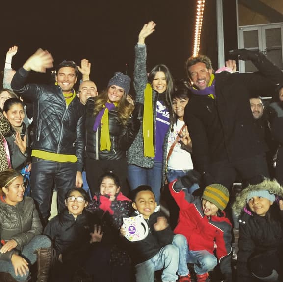 Julián Gil: "YA CONECTADOS DESDE CHICAGO CON EL CORAZÓN HINCHADO".