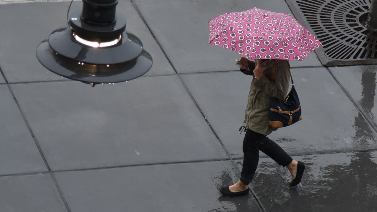 Sábado de lluvia con domingo un poco menos probablidad