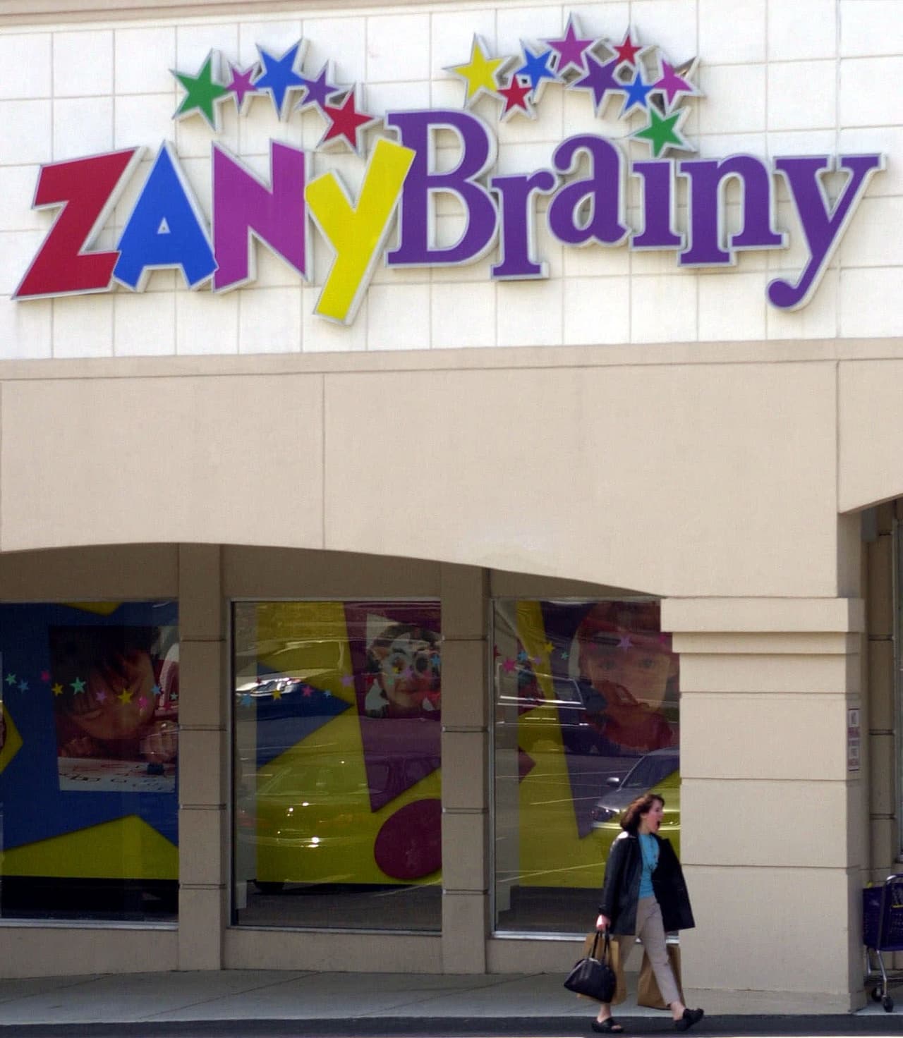 <b>Zany Brainy</b> inició el cierre de sus tiendas en el 2001 tras declararse en bancarrota.
