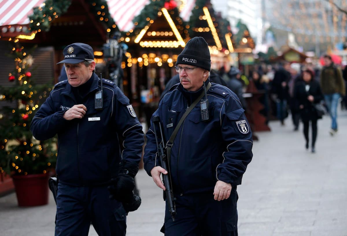Seguridad reforzada en el mercado de Navidad del centro de Berlín