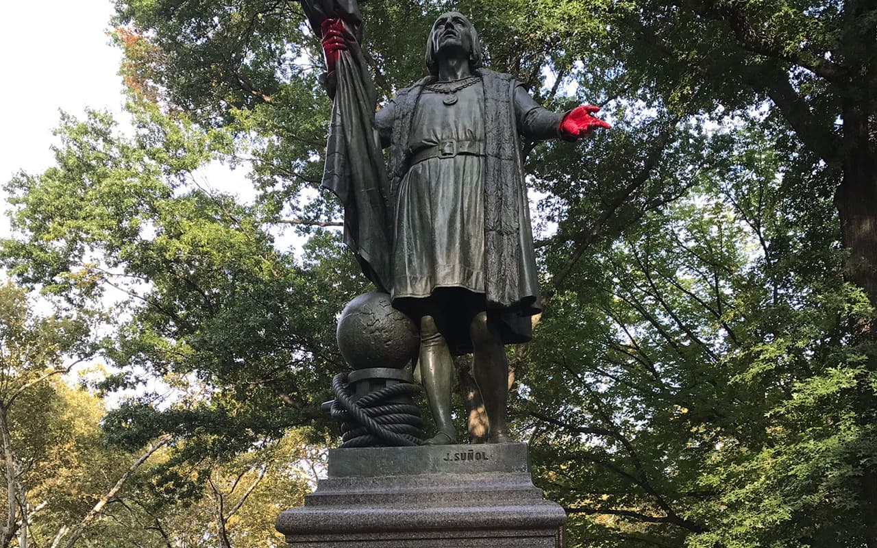 "El odio no será tolerado": Así vandalizan una estatua de Cristóbal Colón en el Central Park 