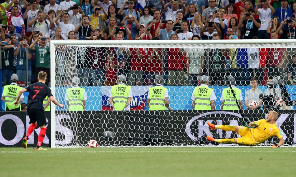 El tiro decisivo lo vino a ejecutar Ivan Rakitic de Croacia, con gran presencia y personalidad. Engañó al portero del Leicester City y con esa ejecución mandó a su selección a los cuartos de final.