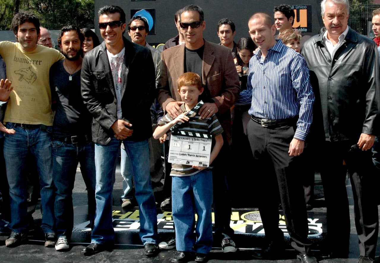 En la serie, interpretó al medio hermano del personaje de Julio Bracho, Lorenzo Montero, quien era un chico muy inteligente, pero era rechazado por los niños de su misma edad.