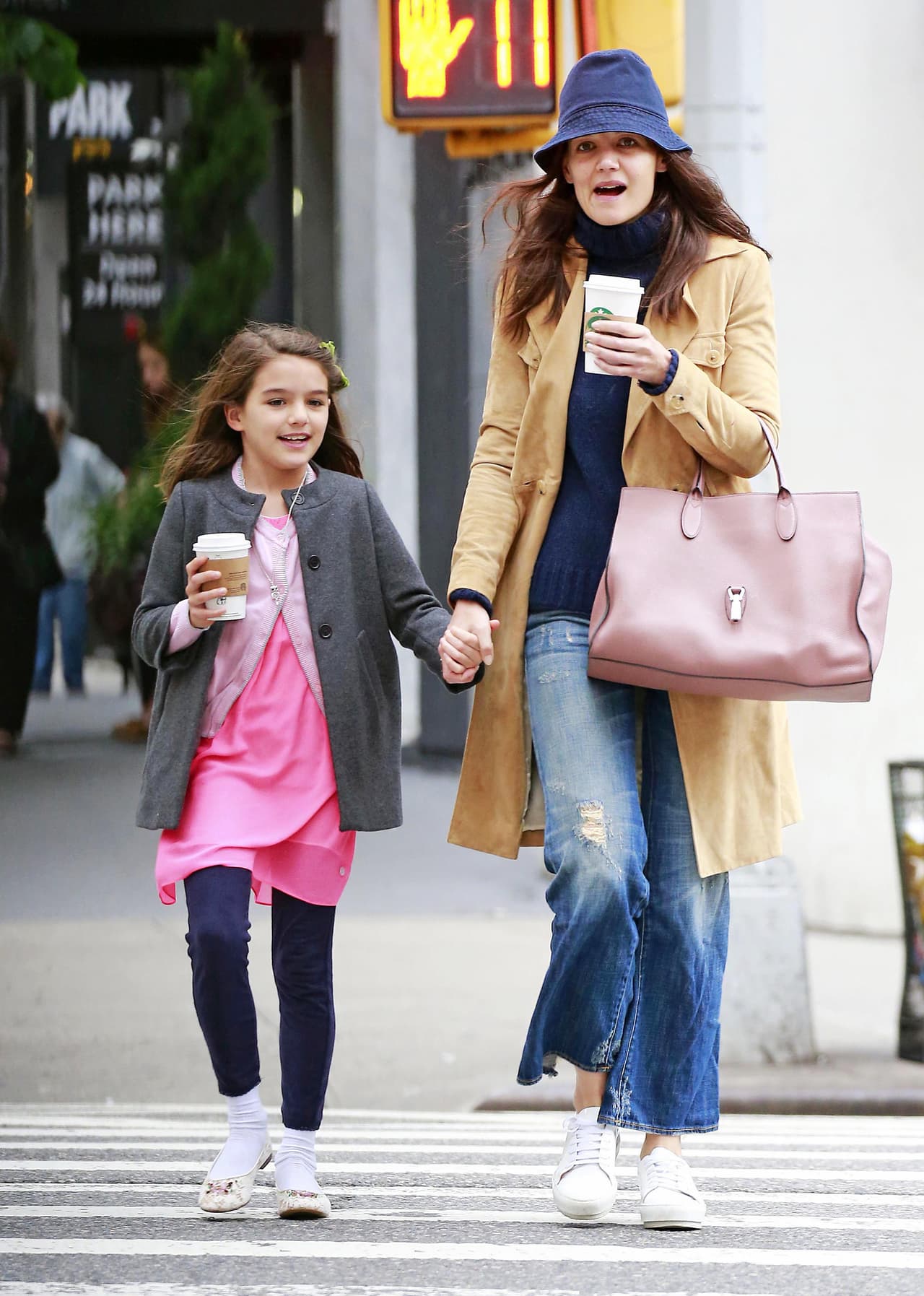 Algunos medios afirmaron que el principal motivo para separarse fue que Katie Holmes no quería que su hija se viera involucrada más en la Cienciología, tanto así que la actriz inscribió a su hija en una escuela católica.