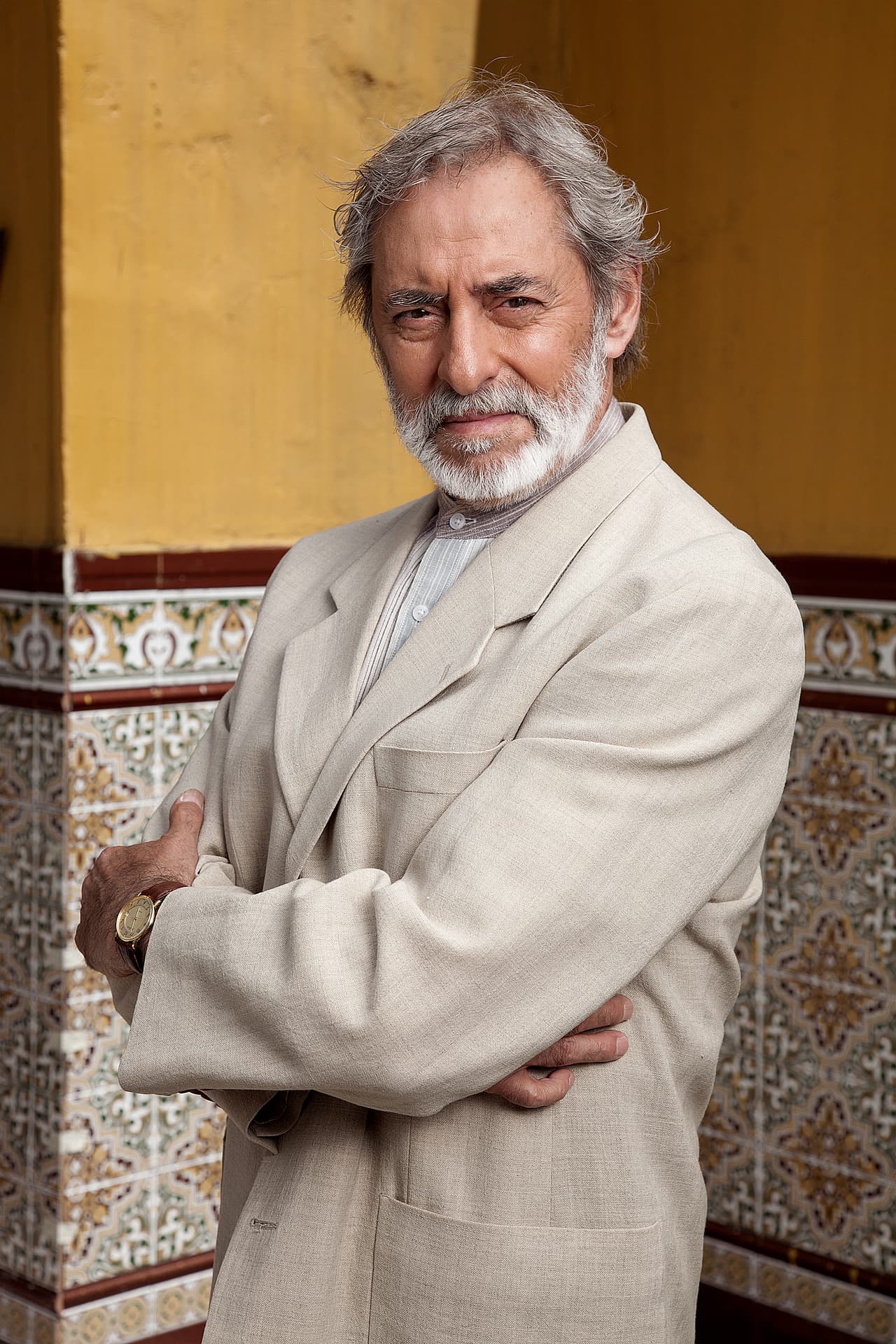 Tomás Calleja es Hassan.