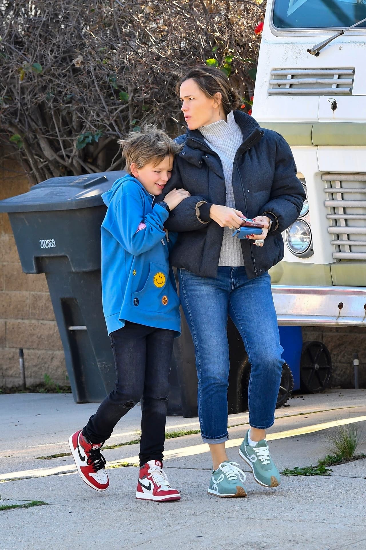 También, el periódico reportó que cuando el pequeño Samuel vio a su abuela y a JLo corrió a abrazarlas.
<br>