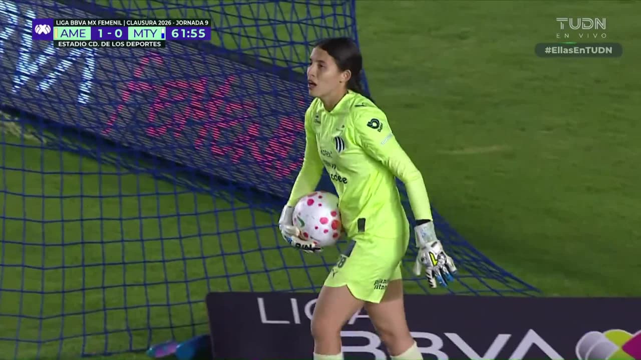 ¡Penal del tamaño del estadio, pero la central no lo marca a favor del América!