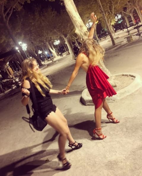 En otra ocasión Sofía Castro, su madre y sus hermanas también fueron cuestionadas por sus gastos en ropa durante la visita oficial de México a Reino Unido.