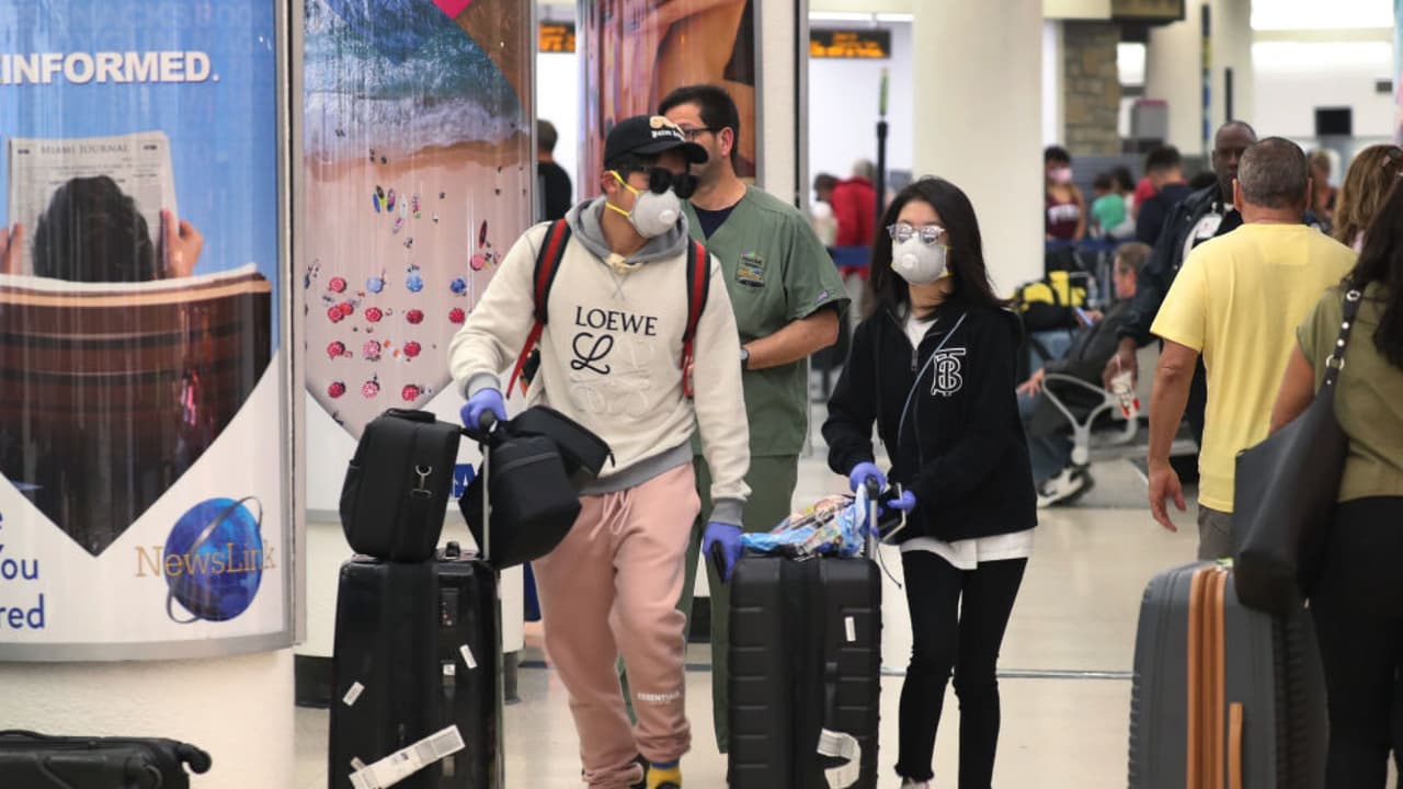 Cientos de estadounidenses abandonan Nicaragua ante el incremento exponencial de casos de coronavirus