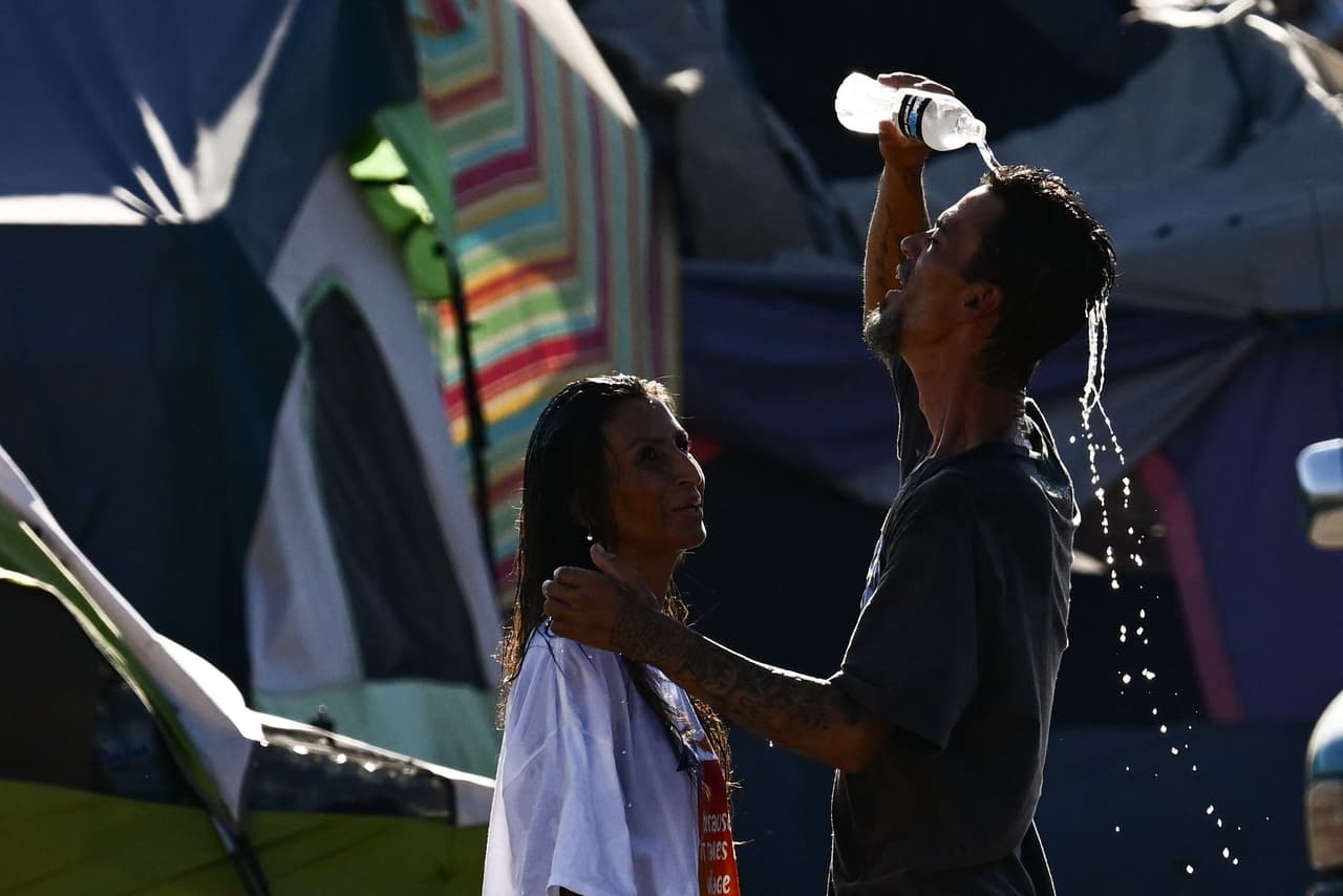 Hay nueva vigilancia por calor excesivo en Arizona, mientras que las muertes superan las 370