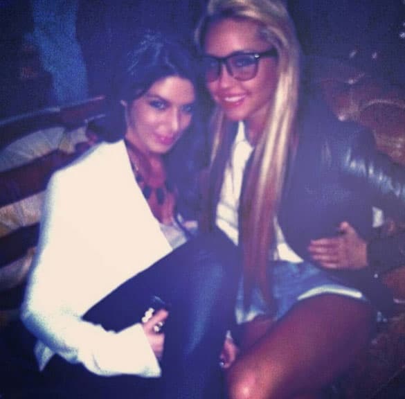 Poco a poco, está compartiendo su vida una vez más.