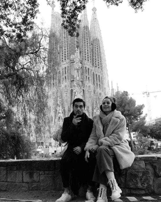 Actualmente, 
<b><a href="https://www.univision.com/famosos/el-actor-sergio-mayer-mori-busca-la-ciudadania-espanola" target="_blank">el joven artista reside en España</a></b> a donde se mudó para concentrarse en su proyecto musical que, según dijo, lanzará en 2022. 
<br>