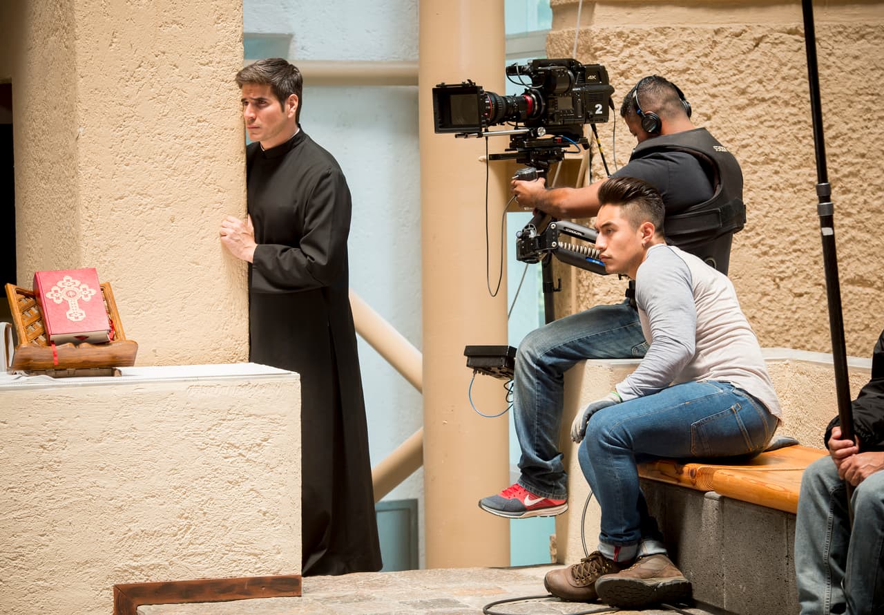 Y Pablo tuvo que ver todo en silencio, aunque casi se le parte el corazón.