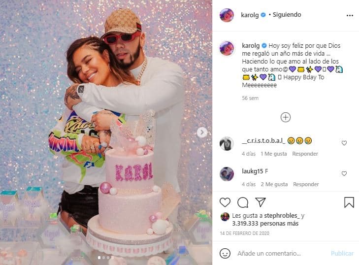El 14 de febrero de 2020 la cantante celebró su cumpleaños 29 con su ahora ex pareja. Junto a una imagen en la que aparecen juntos, escribió: "Hoy estoy feliz porque dios me regaló un año más de vida, haciendo lo que amo al lado de los que tanto amo".