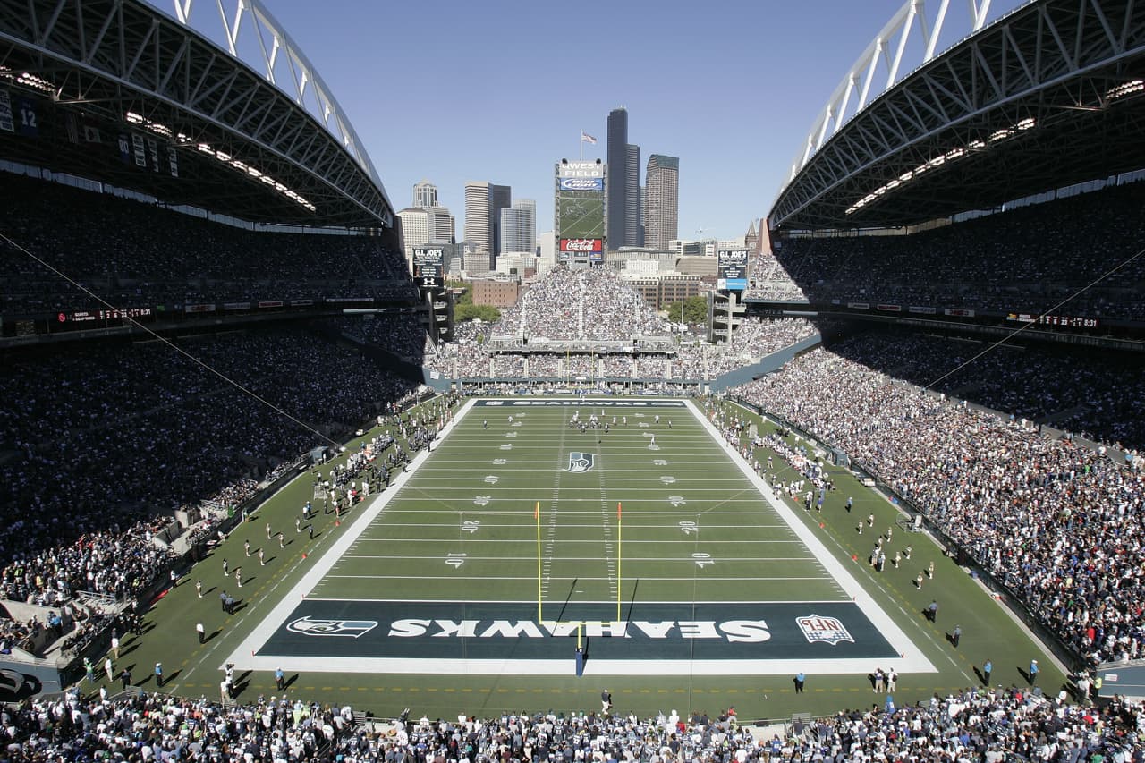 Por último, pero no menos importante, el estadio más futbolero de EEUU, el CenturyLink Field, casa de los Seattle Seahawks y de los Sounders. Inaugurado en 2002, tiene capacidad para 69 mil personas.