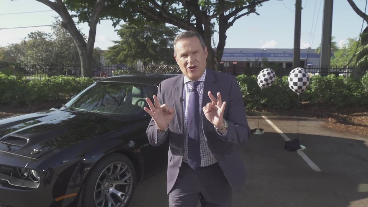 Alan Tacher se subió a un auto que lo dejó con la boca abierta: se lo pidió a su esposa como “regalo de cumpleaños atrasado”